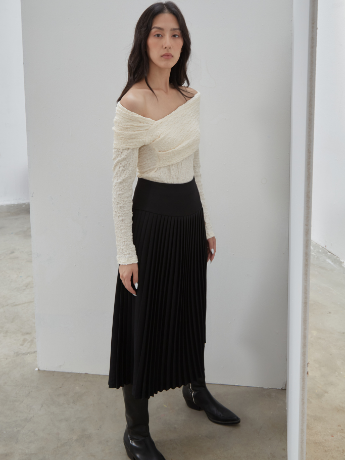 Váy Midi Đen Dập Ly