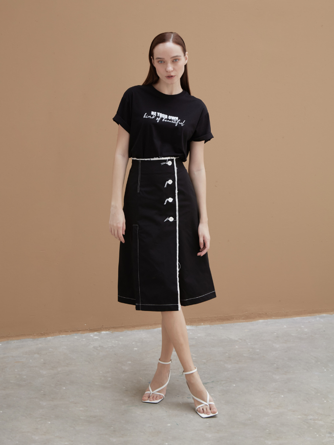 Váy Midi Đen Xẻ Phối Trắng