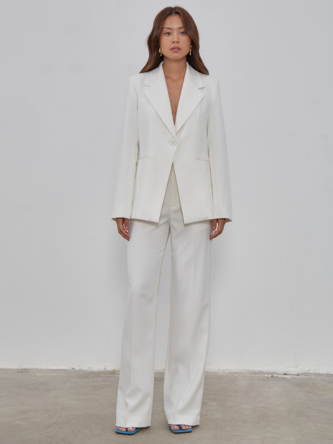 Blazer Trắng Form Fit