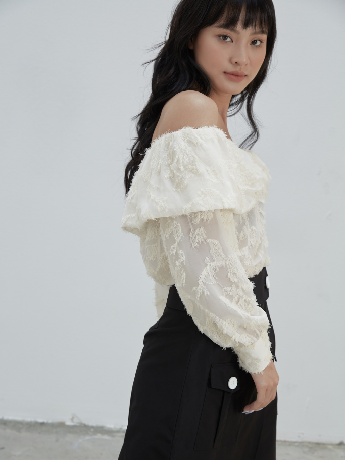 Áo Trẹt Vai Bèo Nude Tay Dài