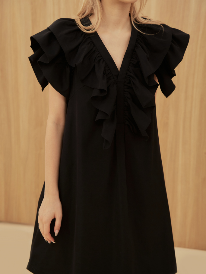 Đầm Đen Ruffle