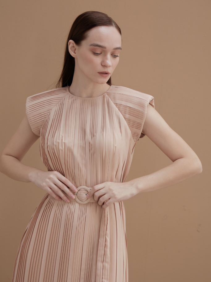 Đầm Nude Dập Ly Vai Độn Dự Tiệc