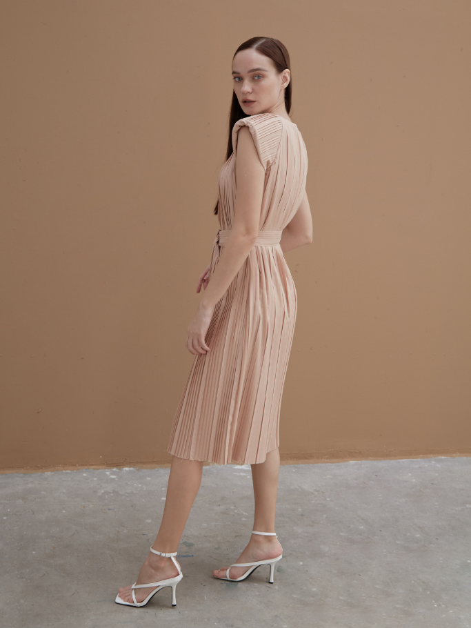 Đầm Nude Dập Ly Vai Độn Dự Tiệc