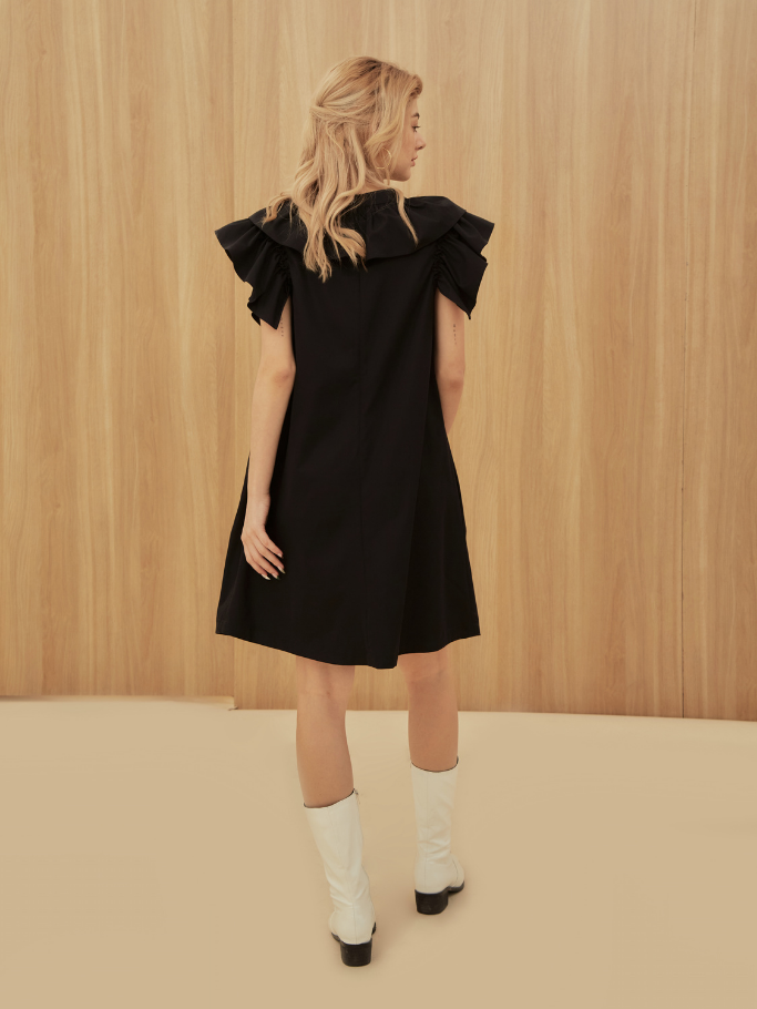 Đầm Đen Ruffle