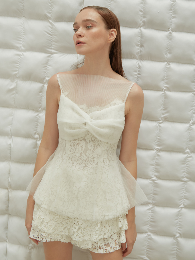 Áo Ren Trắng 2 Dây Peplum