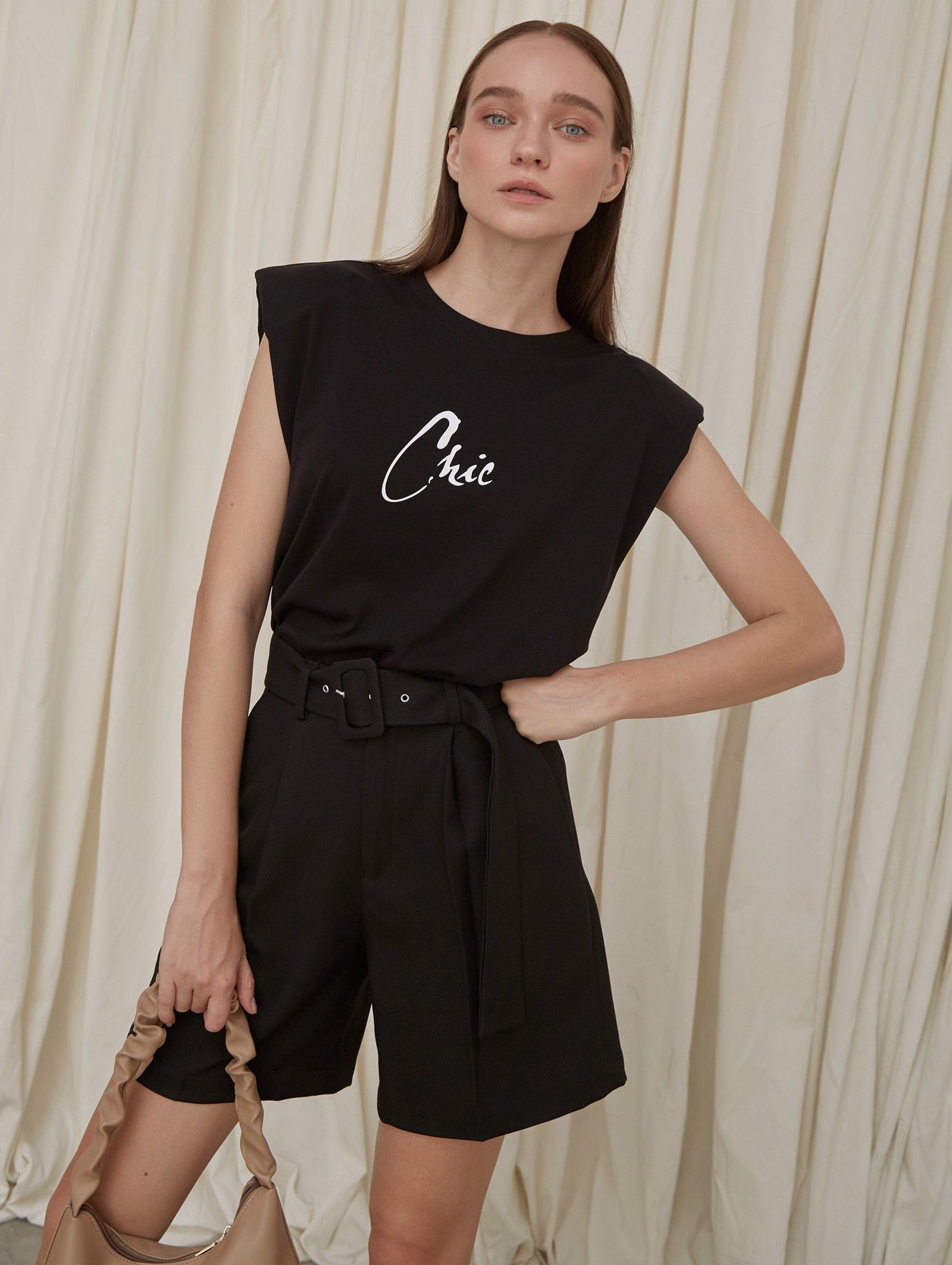 Quần Short Đen Kèm Belt