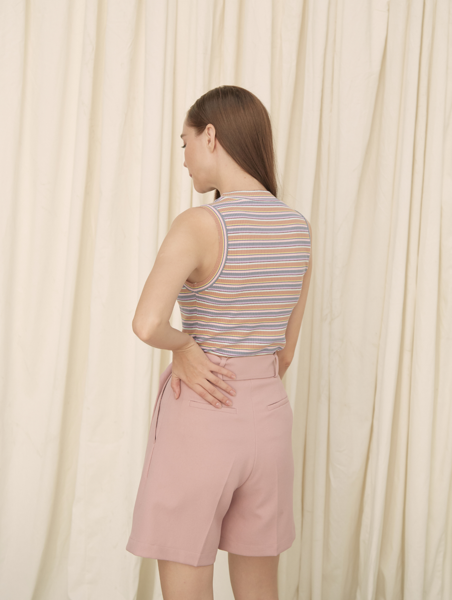 Quần Short Hồng Kèm Belt