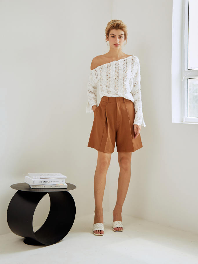 Áo Trắng Pattern Lệch 1 Vai