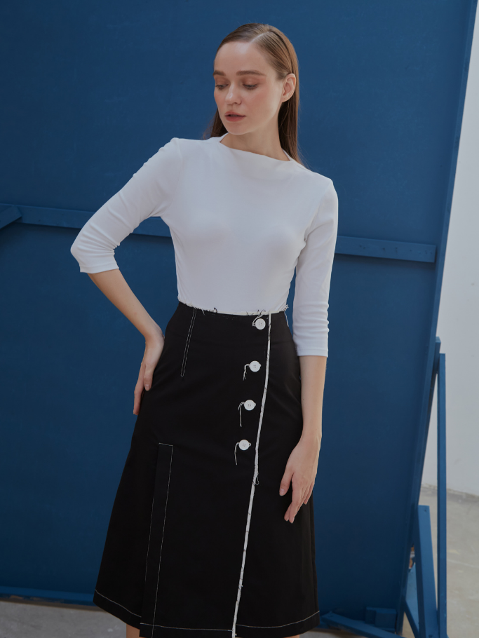 Váy Midi Đen Xẻ Phối Trắng