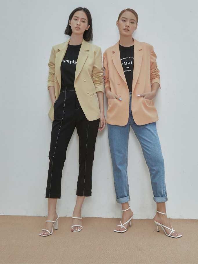 Áo Lụa Đen Minimalist
