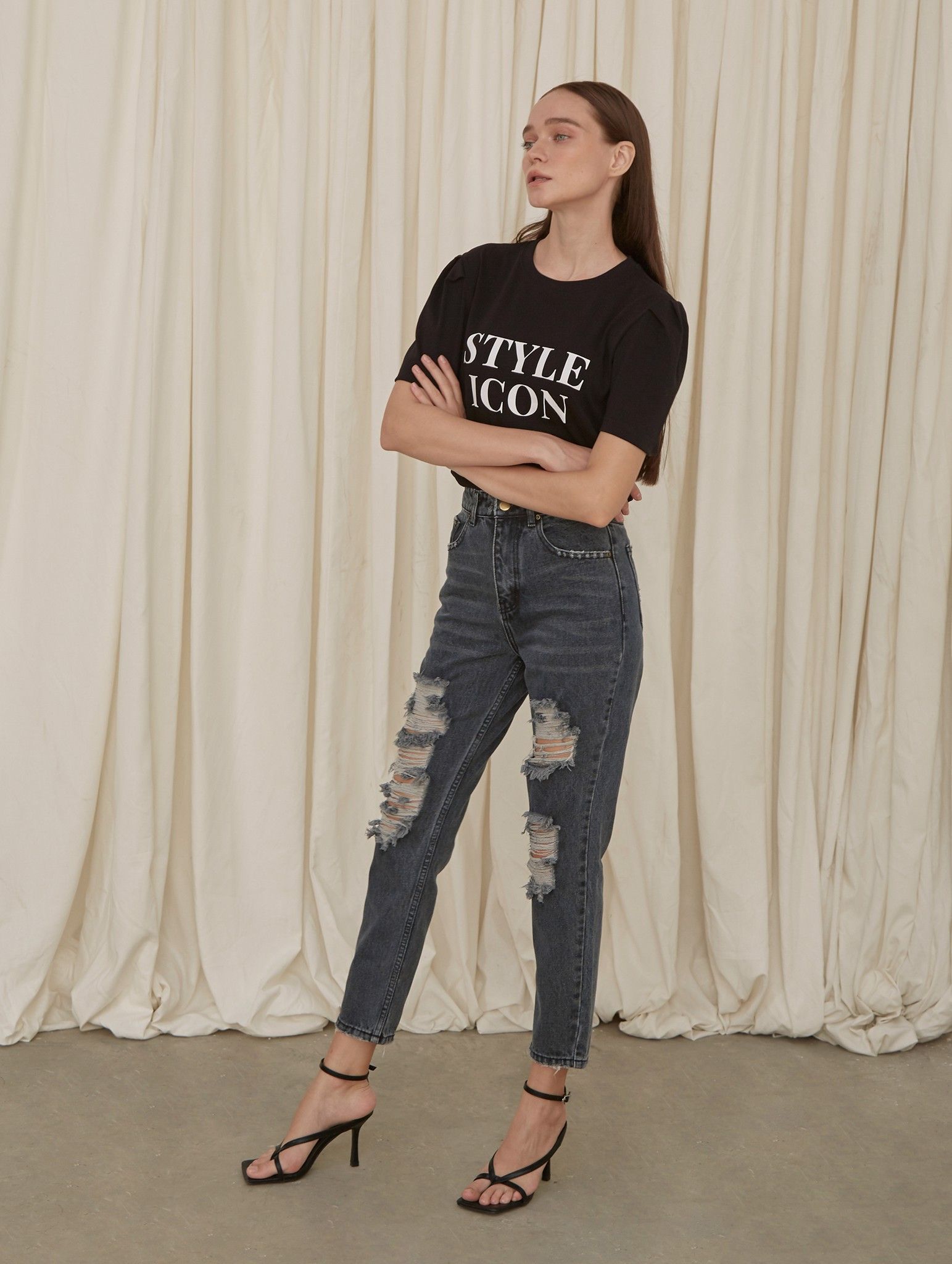 Áo Thun Đen Xếp Ly Style Icon
