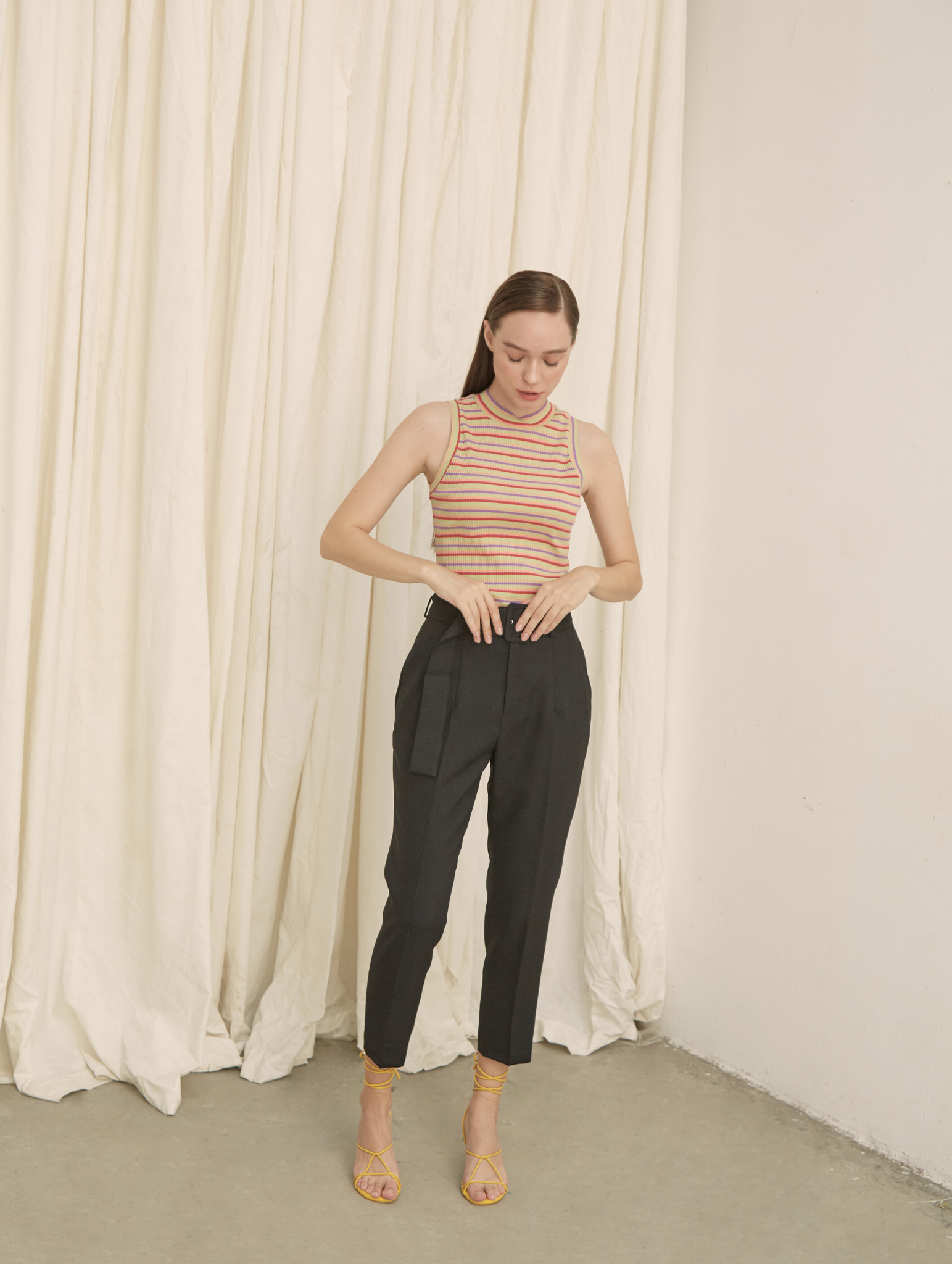 Quần Côn Basic Đen Kèm Belt