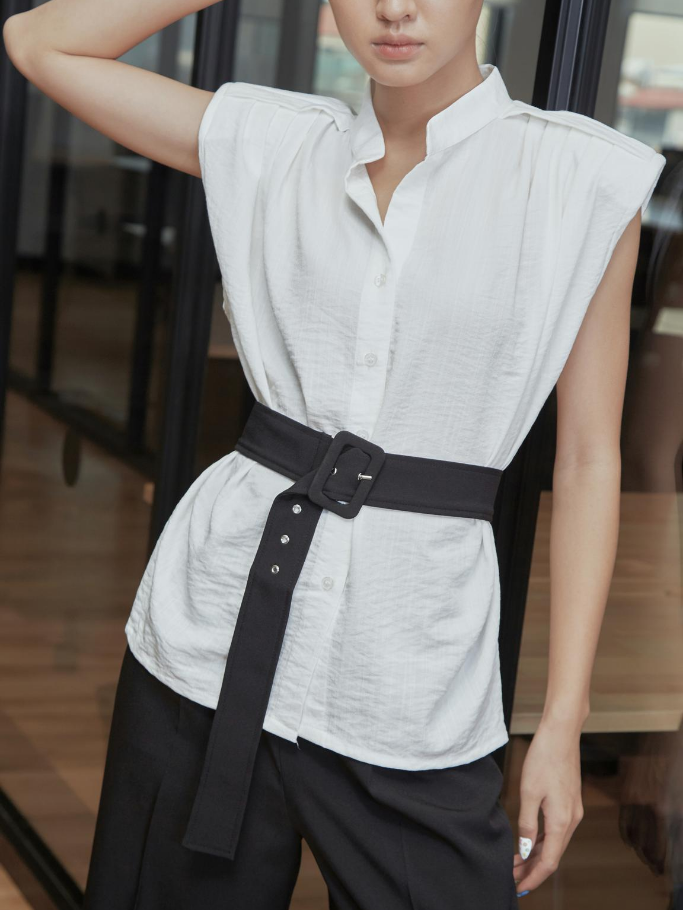 Áo Sơ Mi Trắng Độn Vai Không Kèm Belt