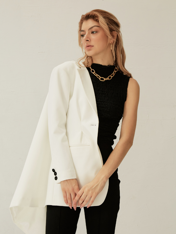 Blazer Trắng Nút Đen