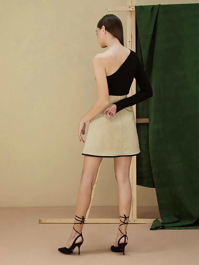 Bodysuit Đen Lệch Vai T3