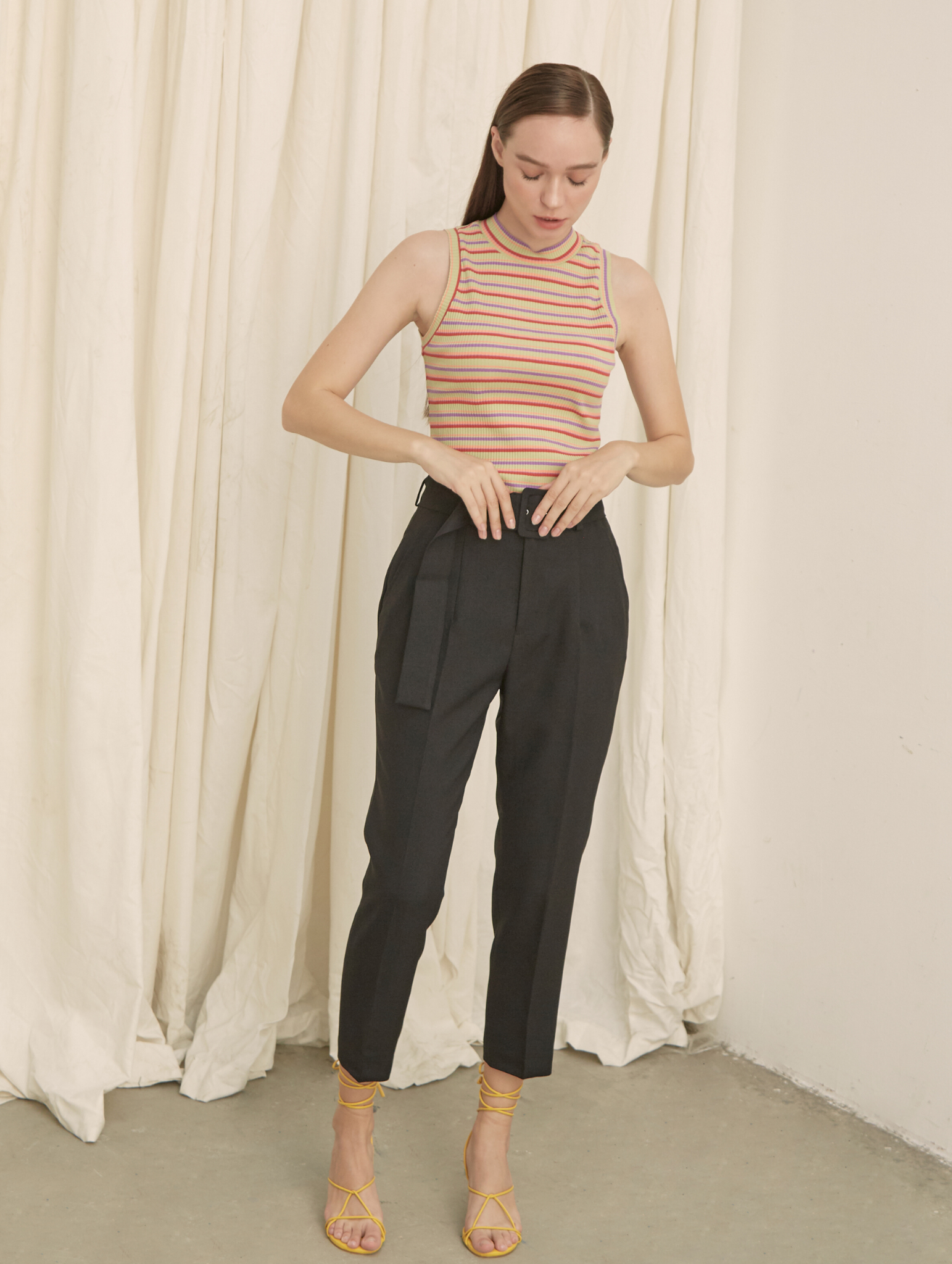 Quần Côn Basic Đen Kèm Belt