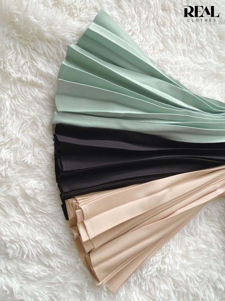 Váy rẻ quạt đen (kèm belt)