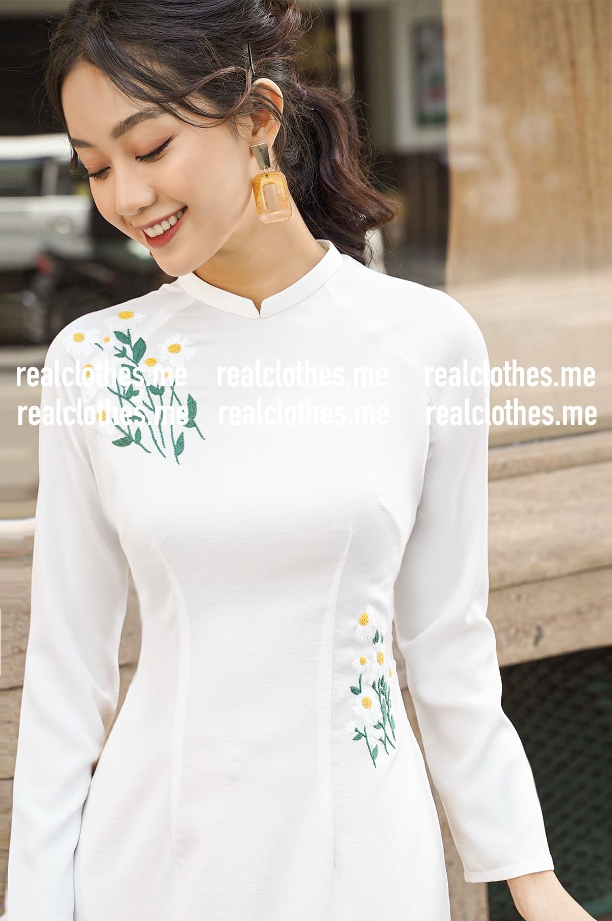 Áo dài Trà My trắng thêu