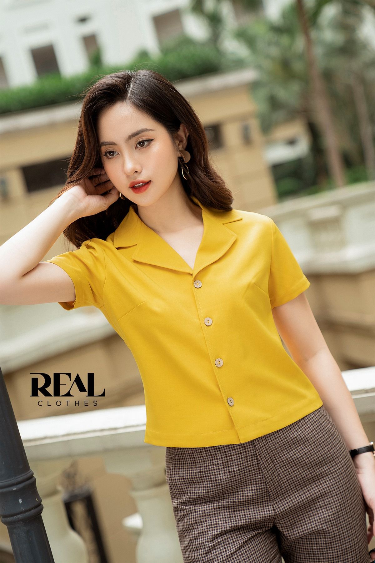 Áo cổ ve vàng SALE