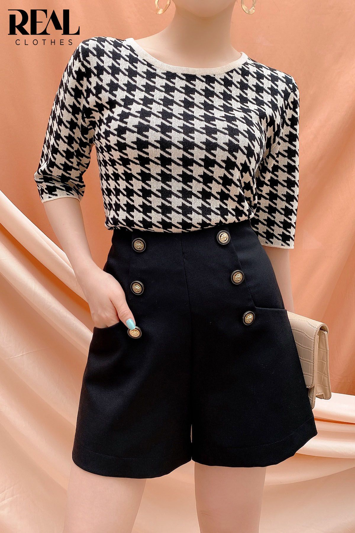 Quần short lucy đen SALE