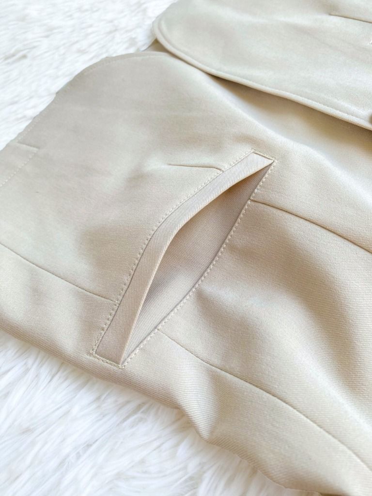 Blazer dài kem SALE