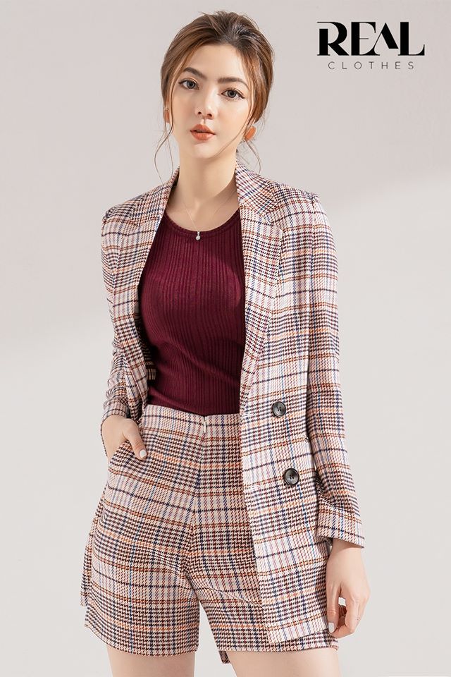 Áo dệt kim đỏ tím