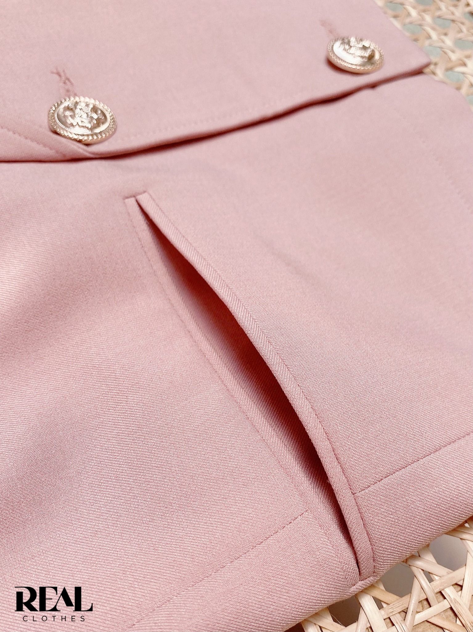 Blazer croptop hồng SALE