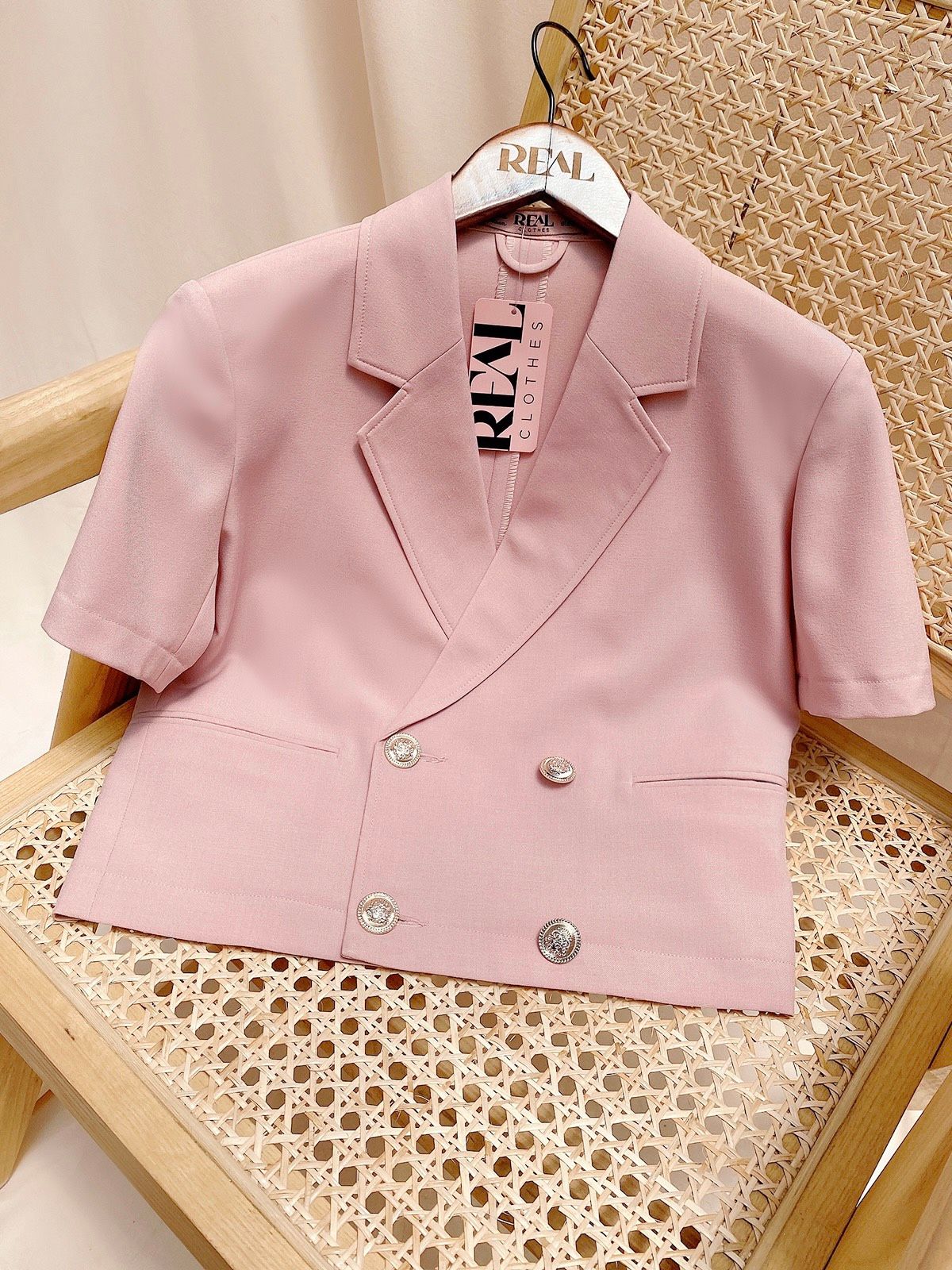 Blazer croptop hồng SALE