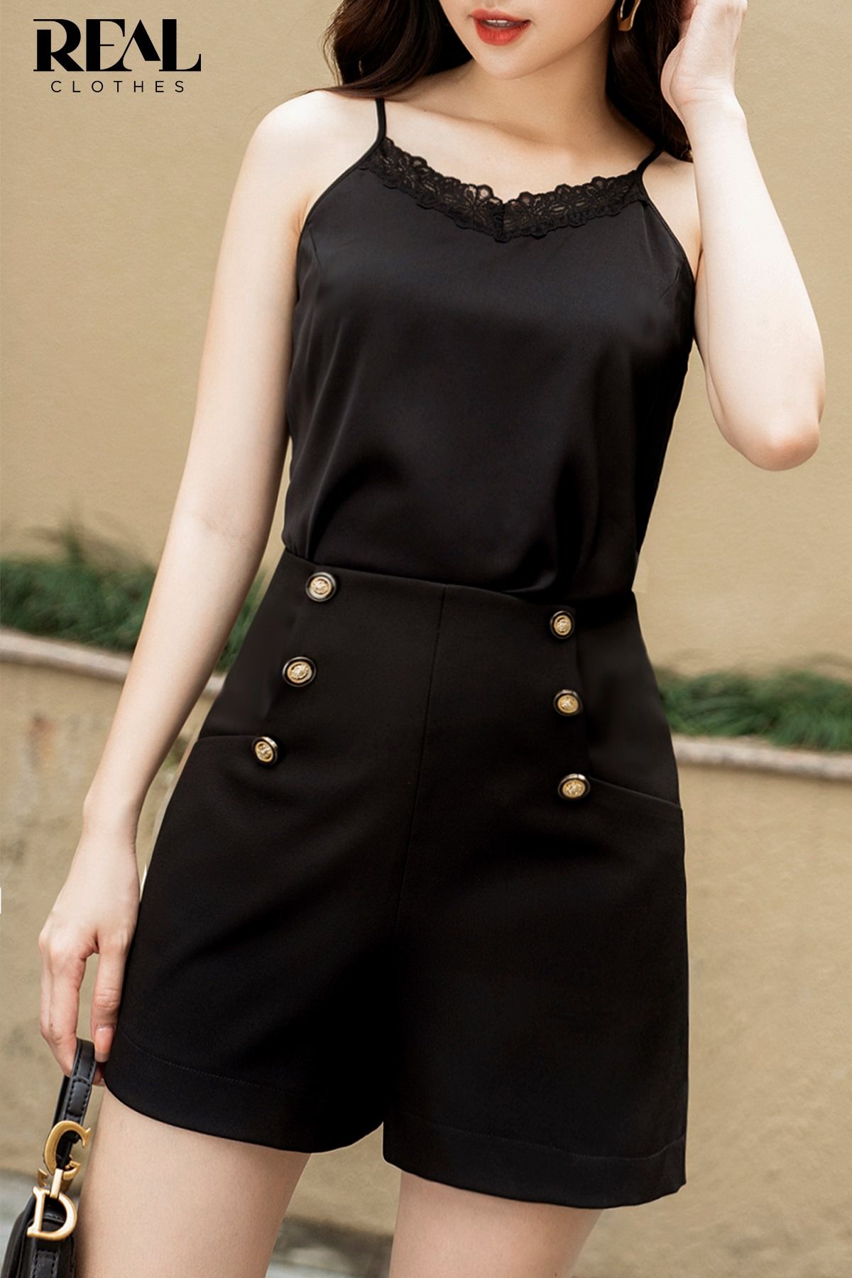 Quần short lucy đen
