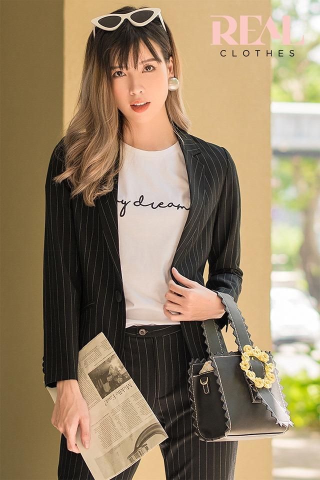 Blazer dài tay dài sọc đen - SALE