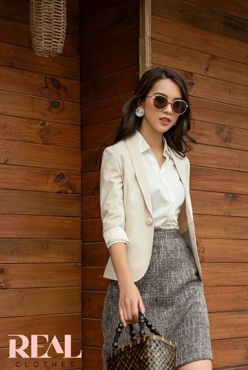 Blazer ngắn kem SALE