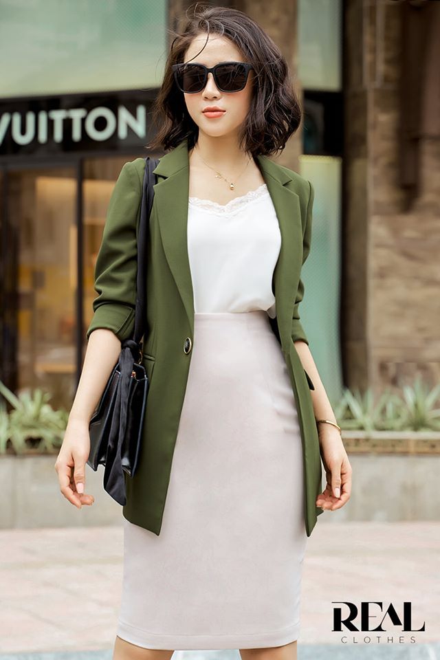 Bút chì xẻ sau cindy kem