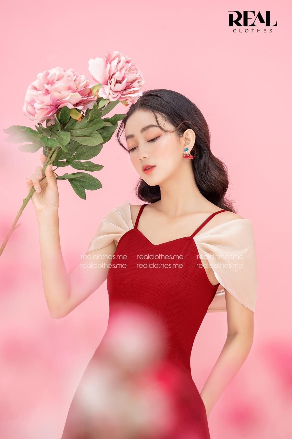 Đầm queen đỏ