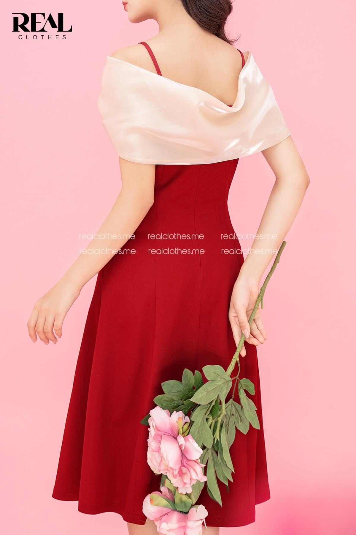 Đầm queen đỏ