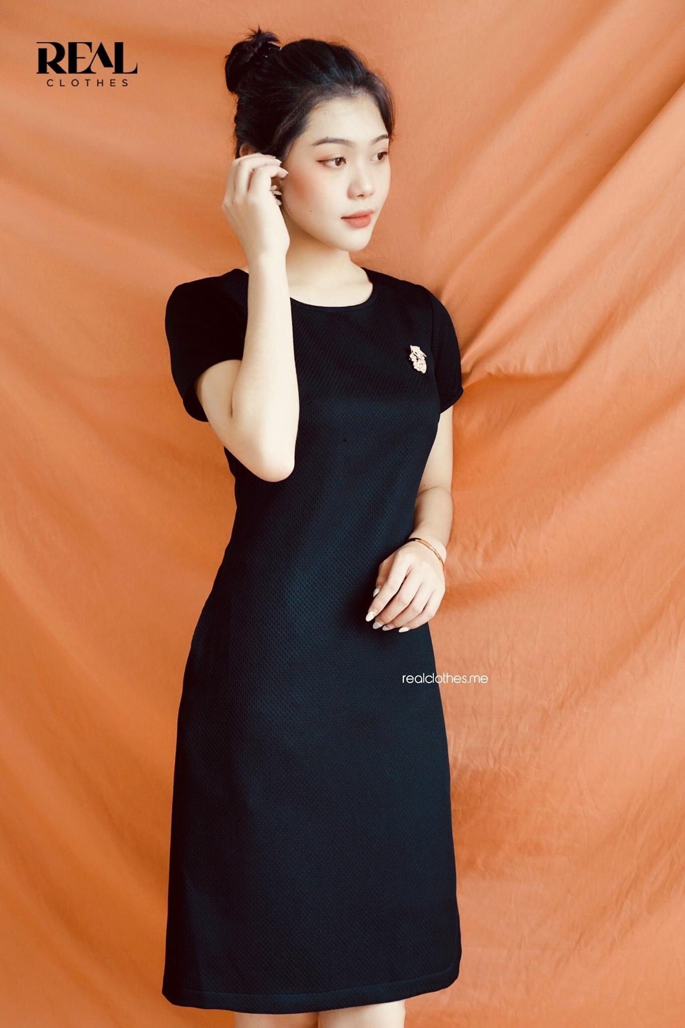 Đầm Real đen