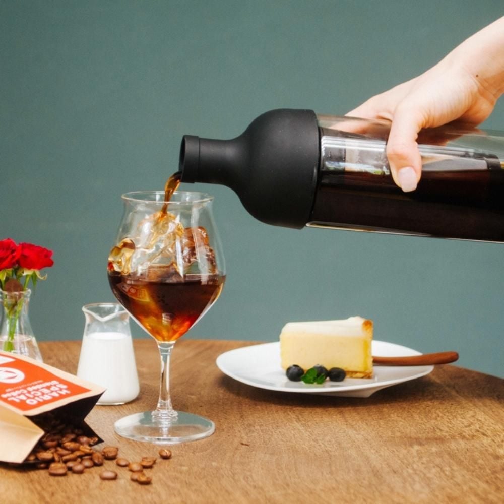 Bình pha cà phê cold brew HARIO FIC Filter-in coffee bottle 650ml (Xám / Đen)