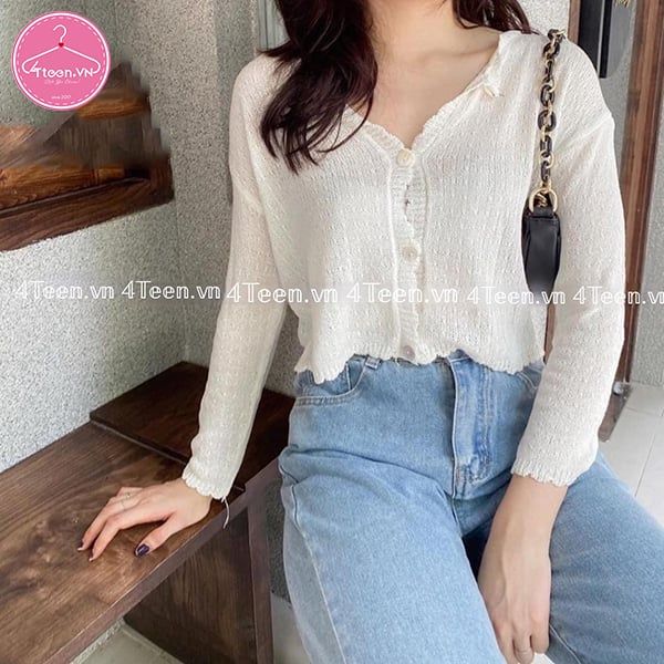 Áo len mongtaghi cài cúc cổ rộng