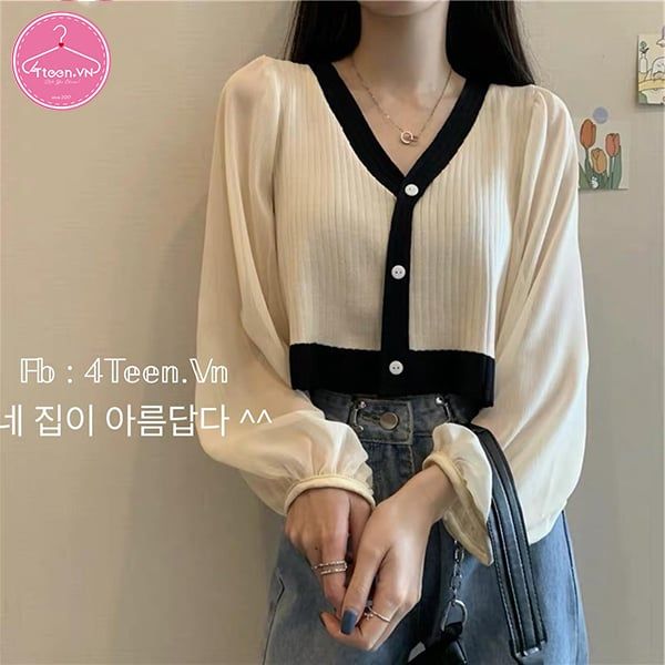 Áo croptop kiểu tay dài cổ tim rộng viền cổ