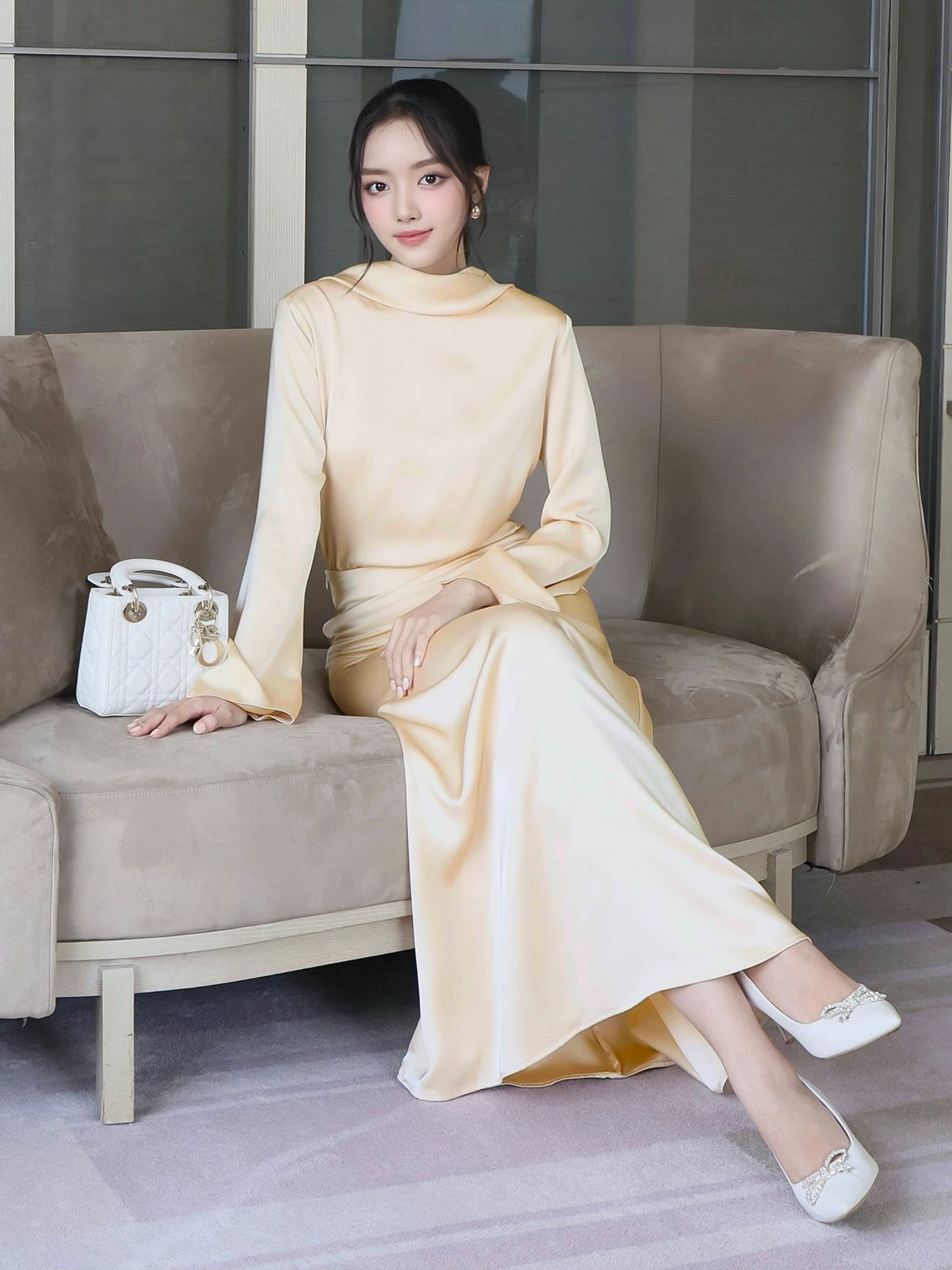 Áo kiểu tay dài vải lụa trượt - A4279A
