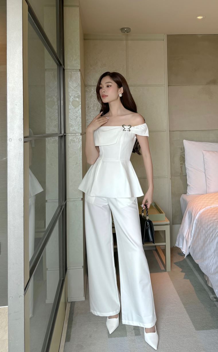 Áo kiểu trễ vai bất đối xứng - A3456