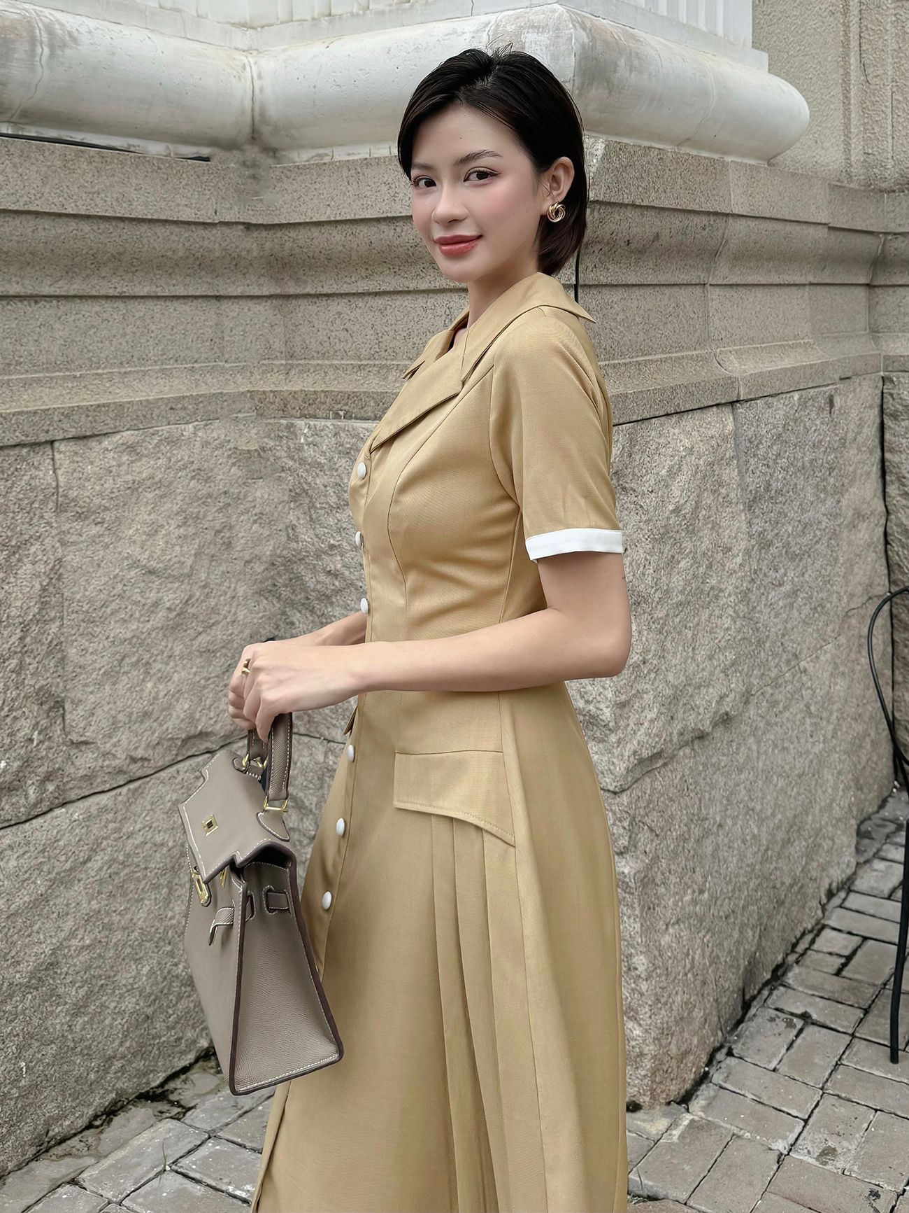 Đầm công sở dài xòe cổ danton tùng xếp ly 2 bên hông chất vải chéo mịn - D4079A