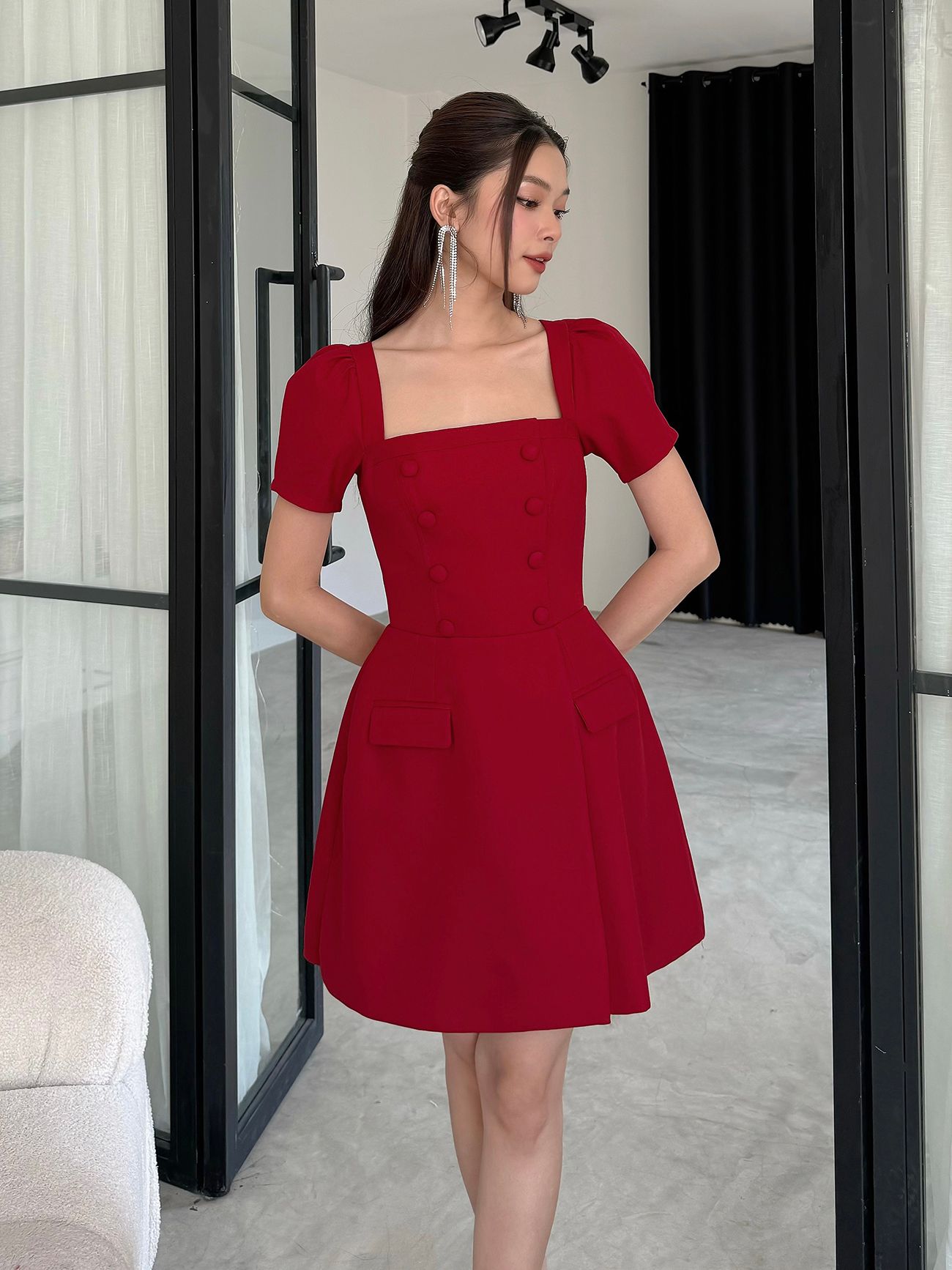 Đầm A ngắn cổ vuông phối nút bọc - D3130