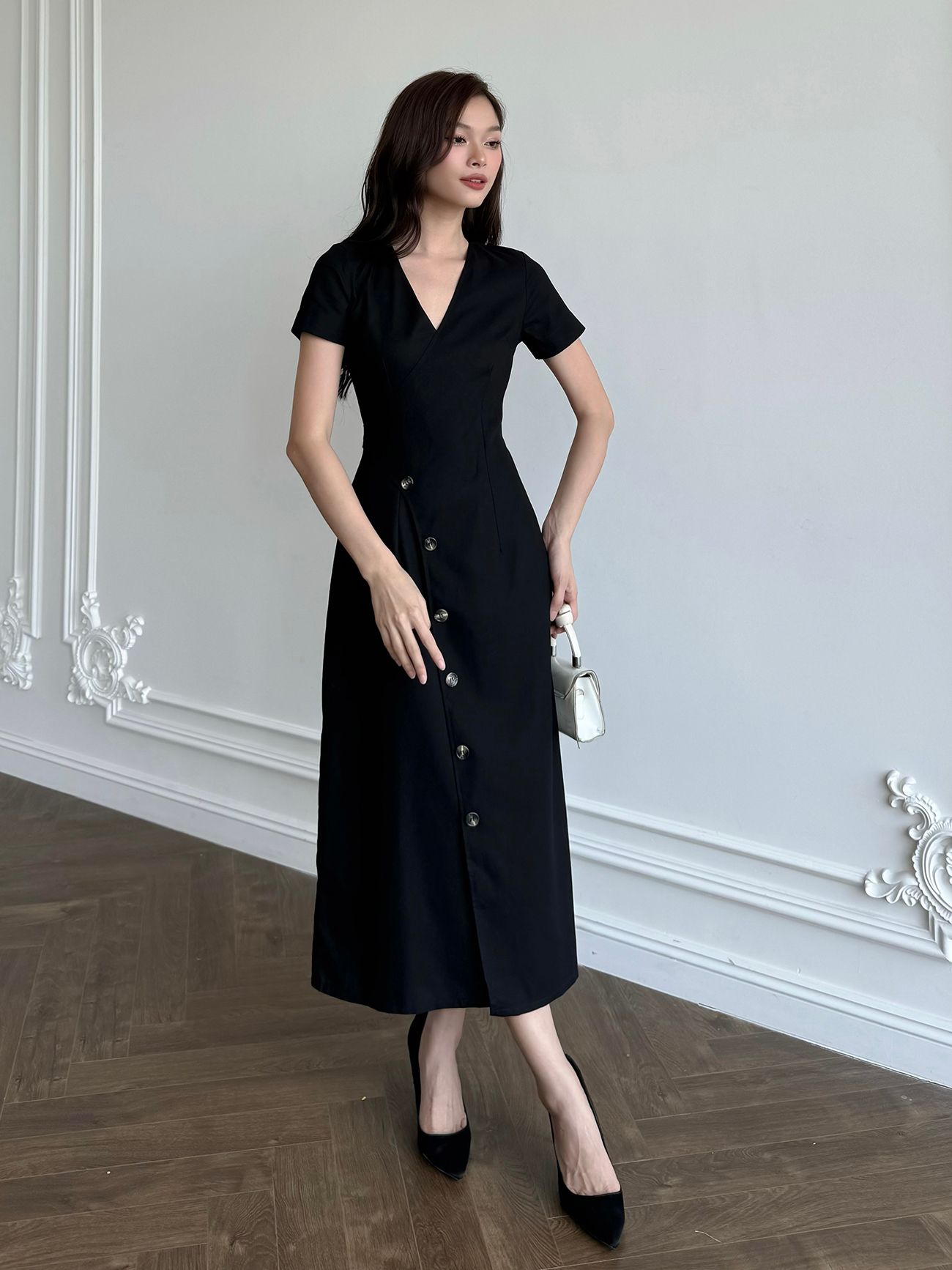 Đầm linen đắp vạt phối nút đá - D3097