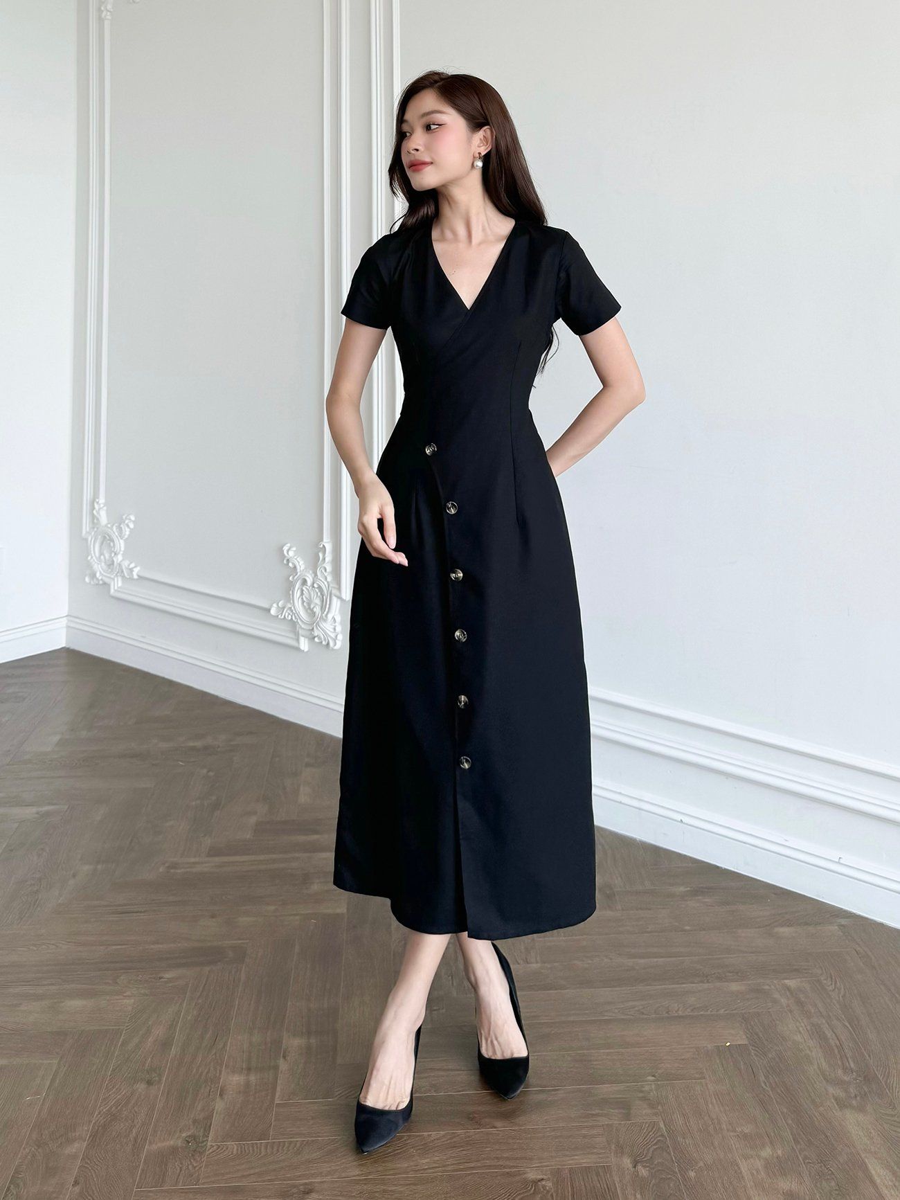 Đầm linen đắp vạt phối nút đá - D3097