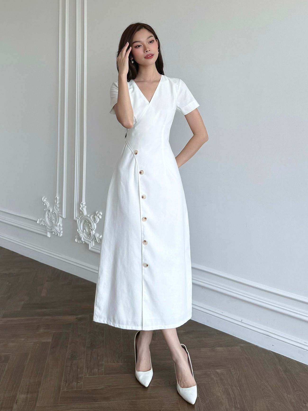 Đầm linen đắp vạt phối nút đá - D3097