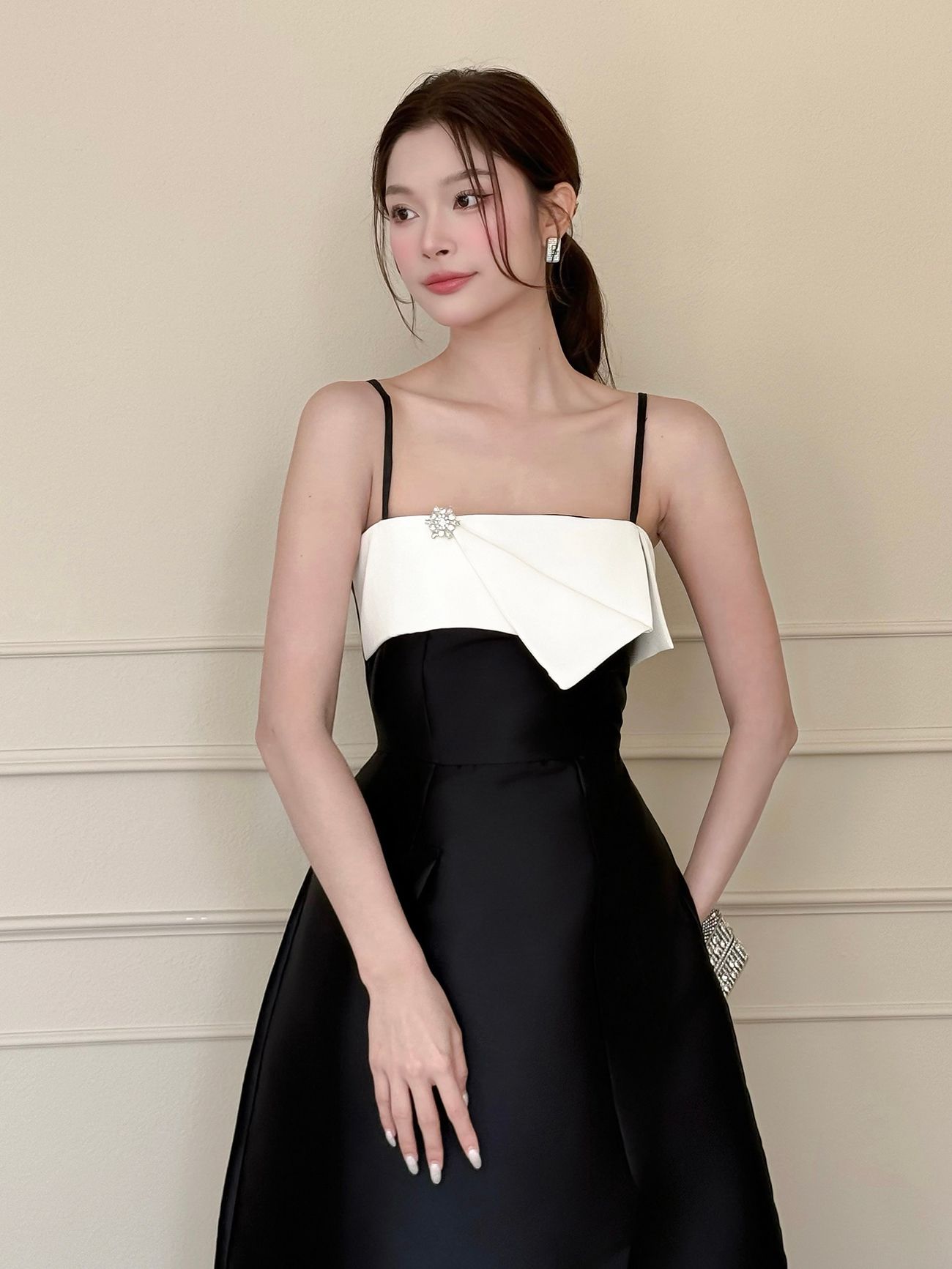 Đầm dài 2 dây phối vạt trắng - D3793B