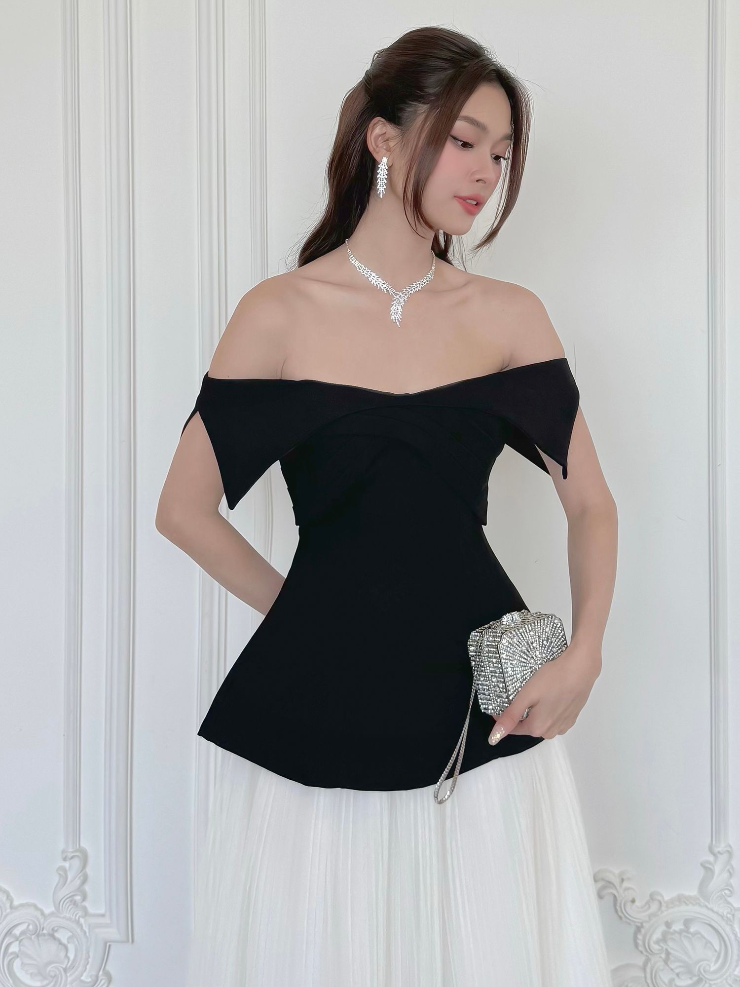 Áo kiểu trễ vai xếp nhún chéo - A3777Q