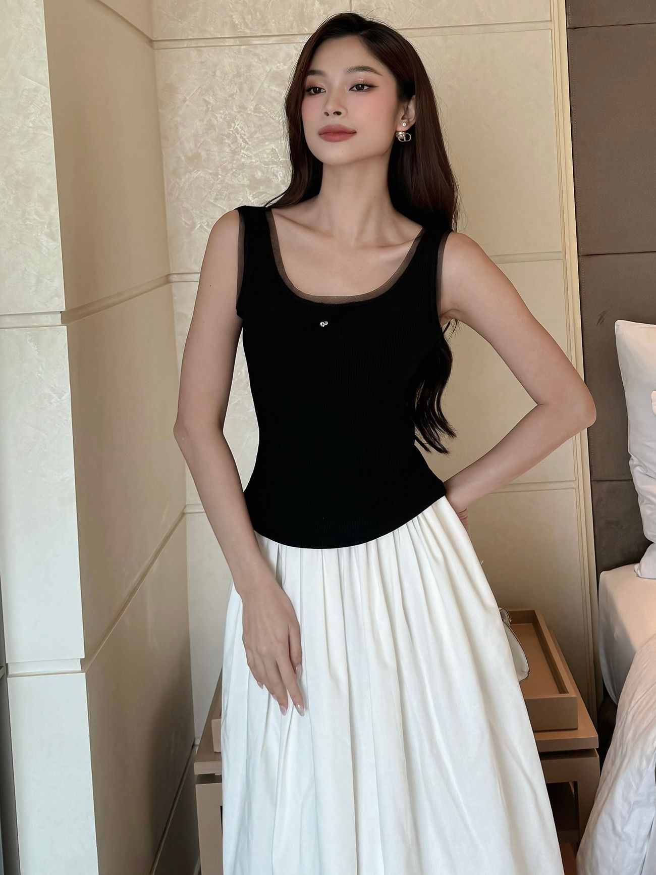 Áo thun cổ vuông phối viền lưới - A3417