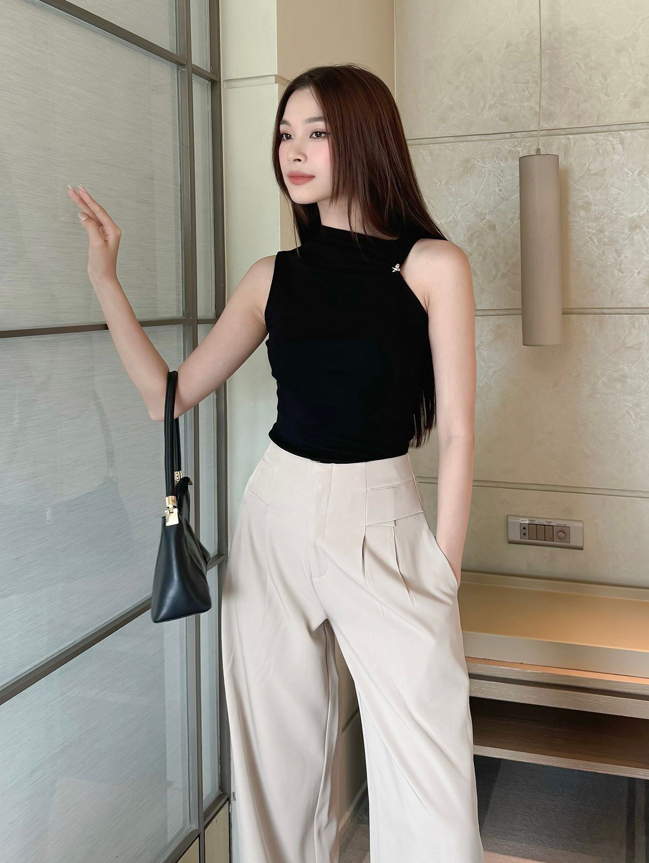 Áo thun ôm nhún vai đính đá - A3690