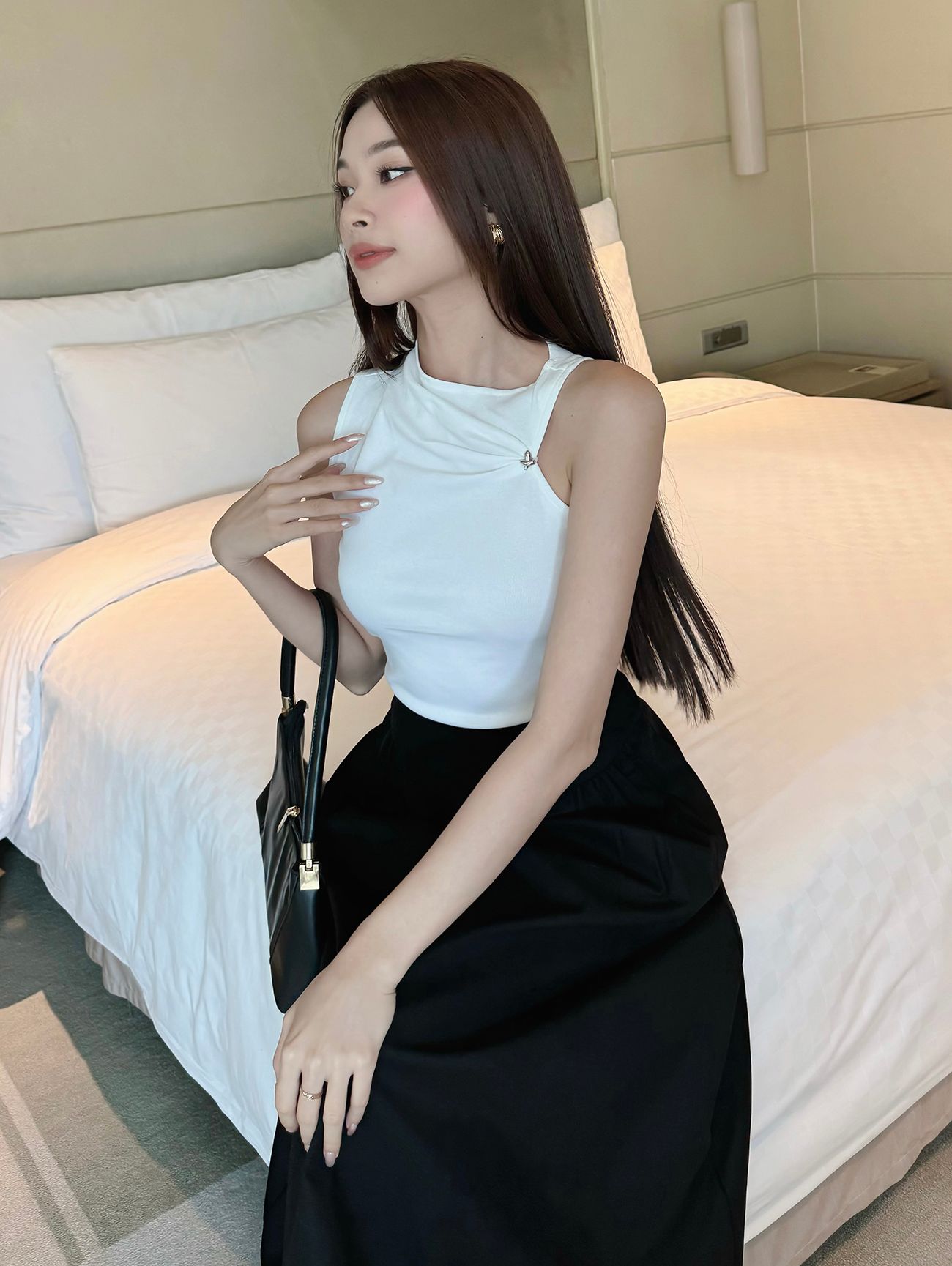 Áo thun ôm nhún vai đính đá - A3690